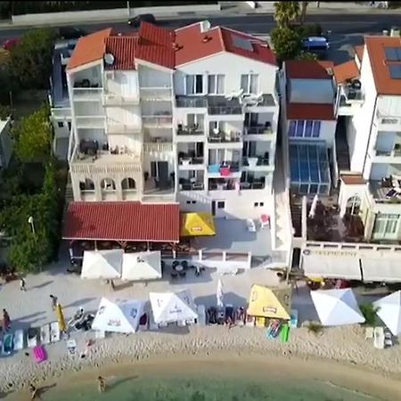 Sea Star Apartments Подстрана Экстерьер фото