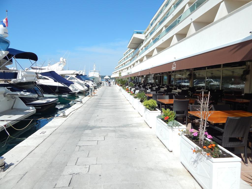 Sea Star Apartments Подстрана Экстерьер фото