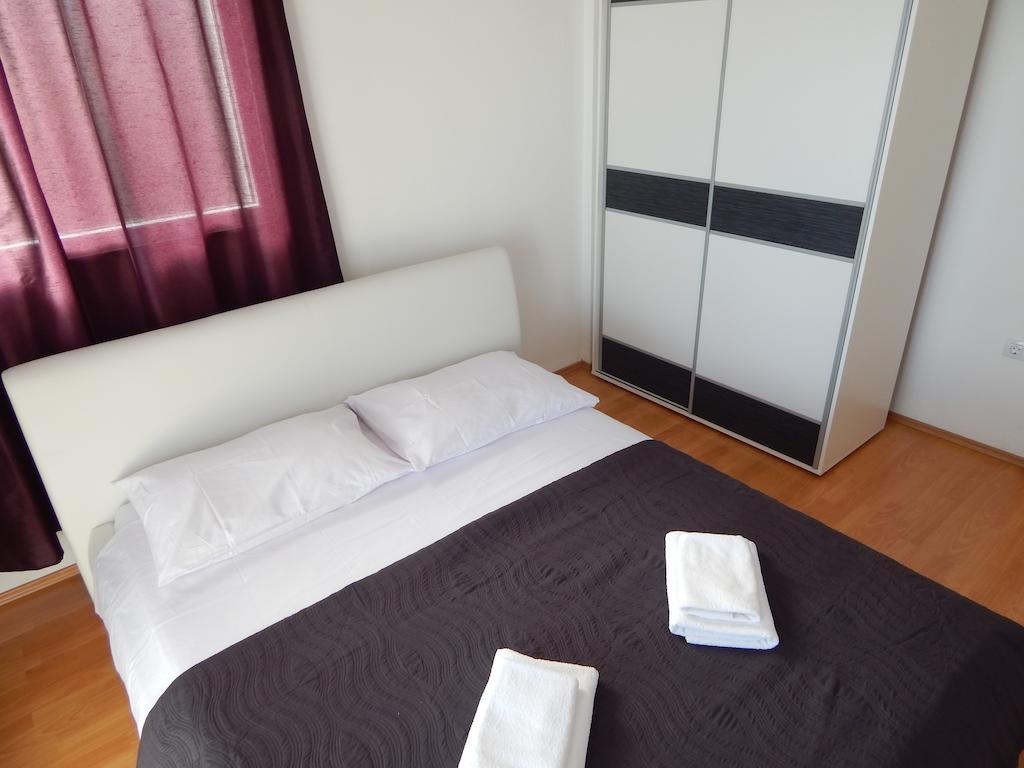 Sea Star Apartments Подстрана Экстерьер фото