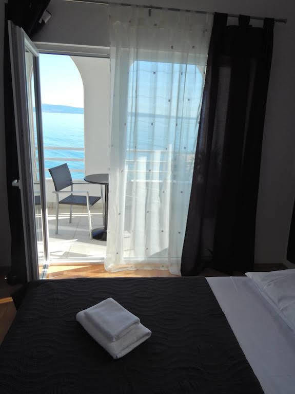 Sea Star Apartments Подстрана Экстерьер фото